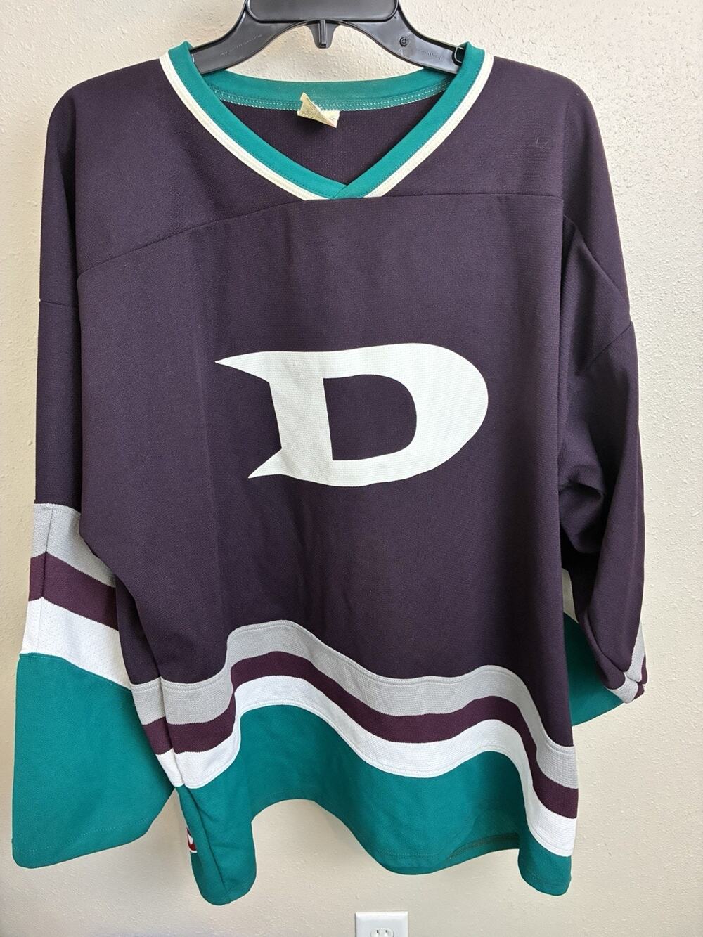 Vintage Athletic Knit 90’s MIGHTY DUCKS Purple Jersey Size X Large